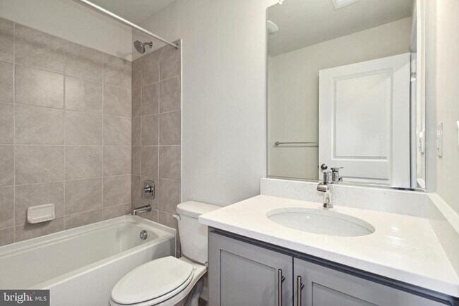 Building Photo - 406 Carroll Walk Ave