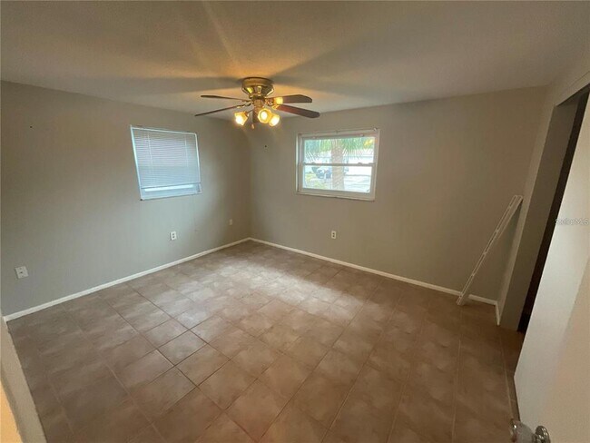 Building Photo - 3335 Coldwell Dr