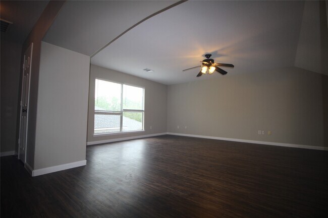Building Photo - 16730 Town Glade Dr