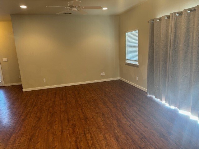 Building Photo - 726 Edgewood Pl