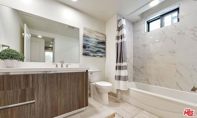 Building Photo - 1070 S Bedford St