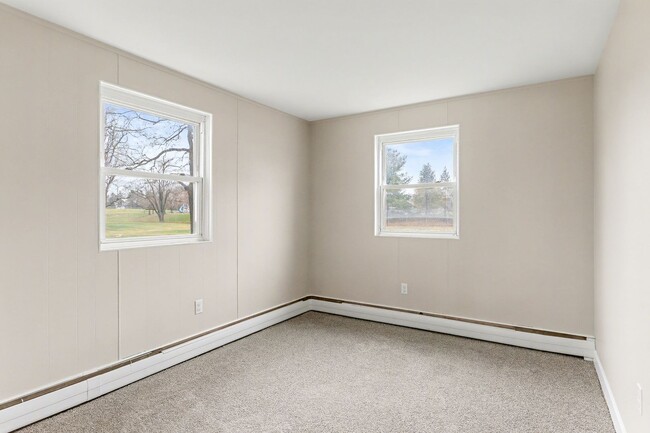 Building Photo - 218-222 S Sporting Hill Rd