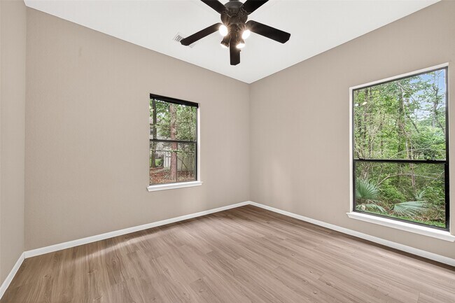 Building Photo - 41 Creek Forest Ln