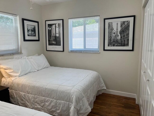 Building Photo - 113 SW 2nd St