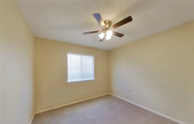 Building Photo - Spacious 3-Bedroom House with Cozy Living Spaces