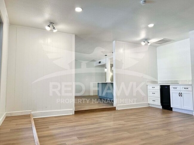 Building Photo - 2466 E Huber St