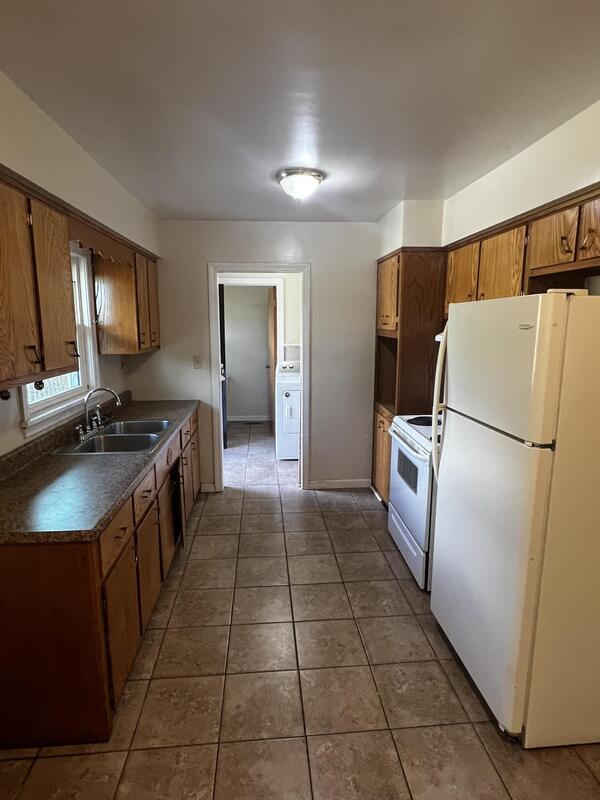 Building Photo - 6001 Applegate Ln