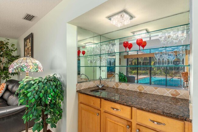 Building Photo - 2341 NW Bay Colony Ct
