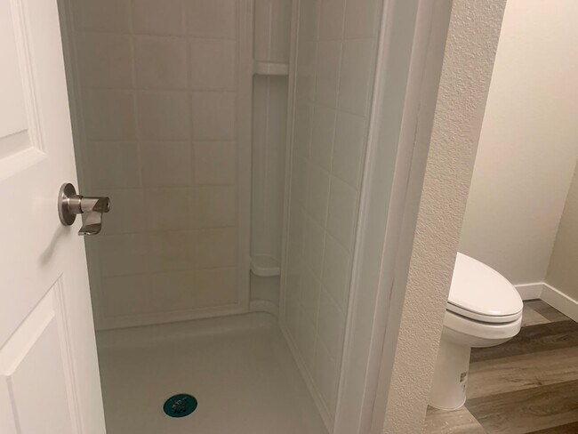 Building Photo - Downstairs 2 bed 2 bath brand new condo wi...