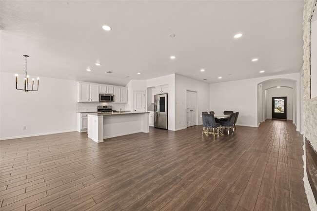 Building Photo - 16039 Cypress Farms Dr