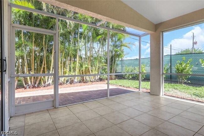 Building Photo - 5013 SW 16th Pl