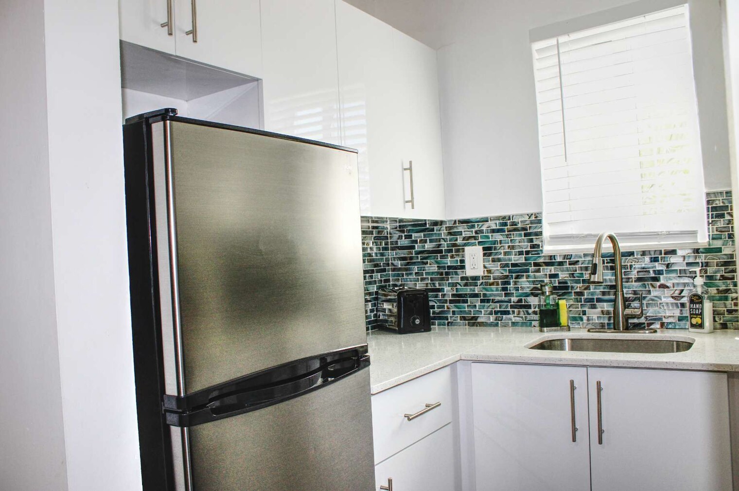 Building Photo - 329 Madison St