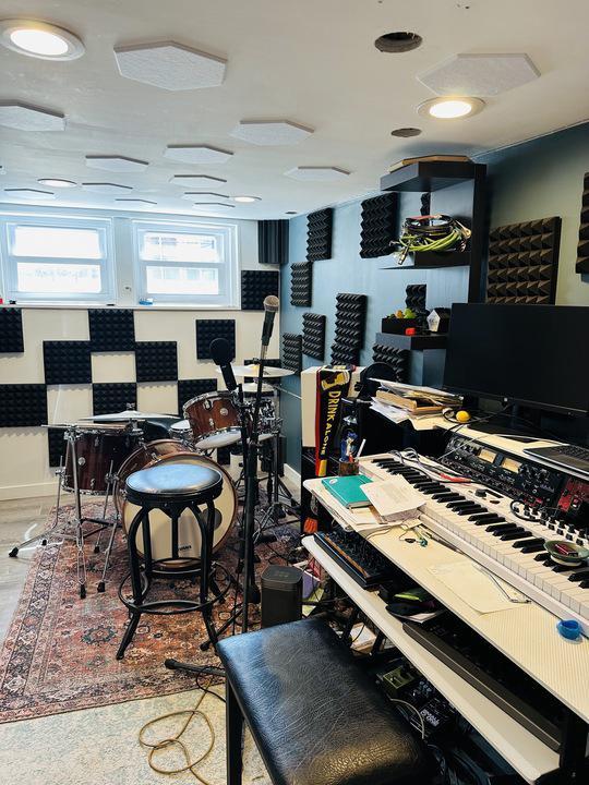 Building Photo - 1911 D St NE