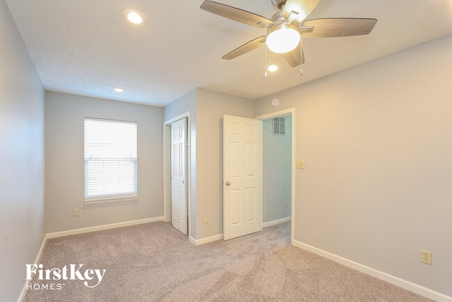 Building Photo - 6747 Wimbledon Dr