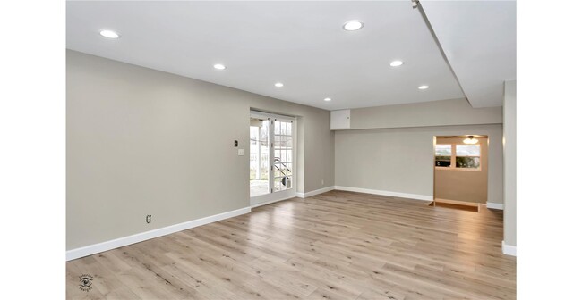 Building Photo - 75 Castle Coombe Ct