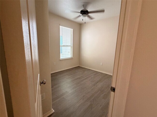 Building Photo - 4622 Champions Landing Dr