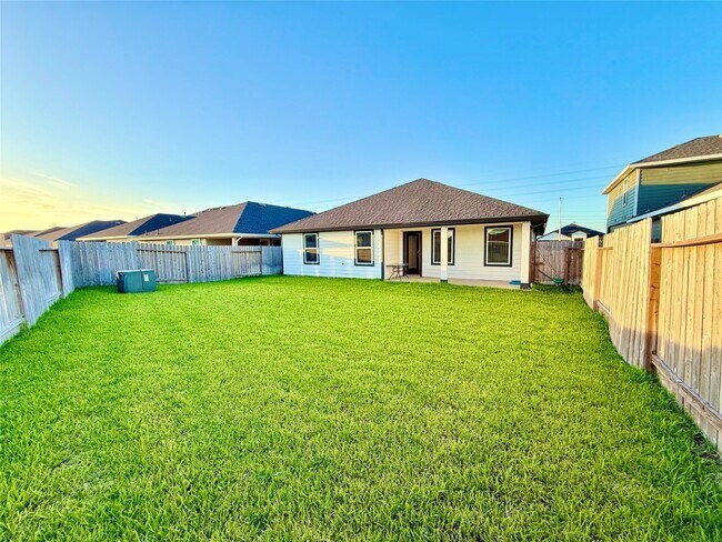 Building Photo - 31611 Farlam Farms Trl