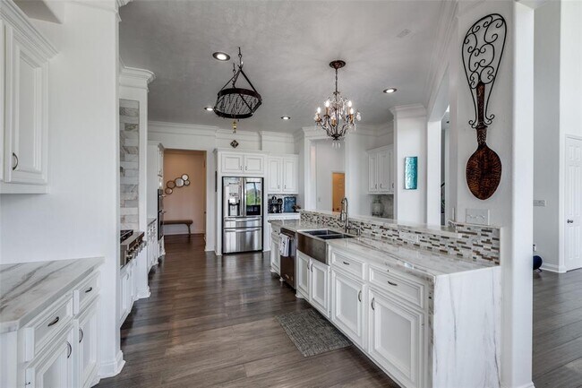 Building Photo - 8 Cypress Point Ct