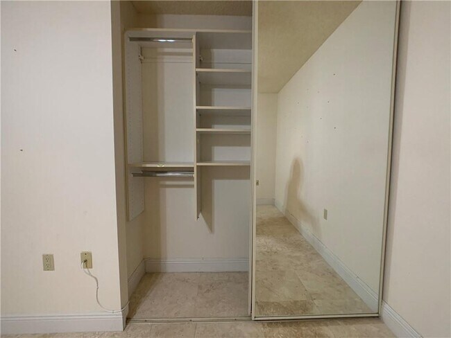 Building Photo - 1721 Whitehall Dr