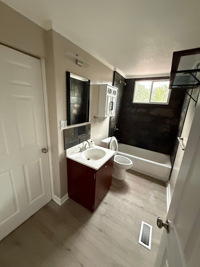 Building Photo - 391 Madison St