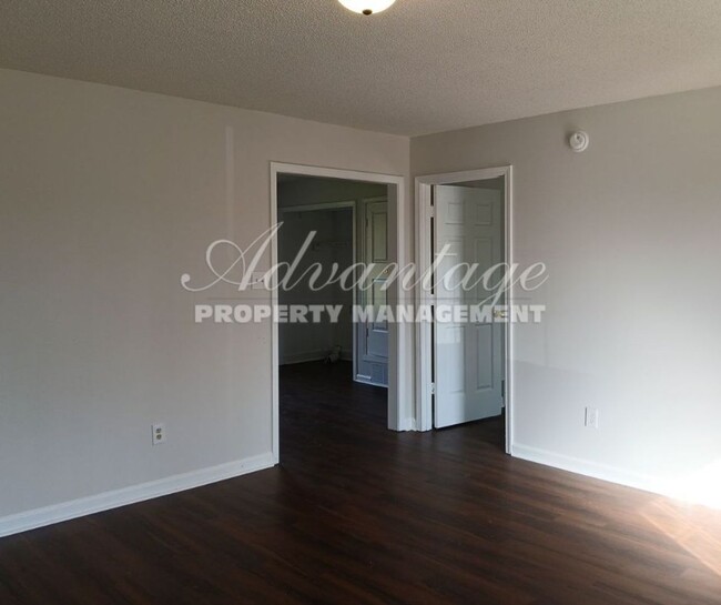 Building Photo - Cute 3 bedroom 2 bathroom home in Frayser ...