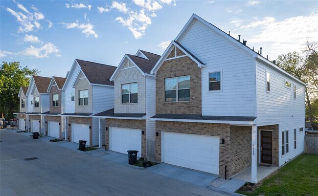 Primary Photo - 5405 Iconic Ln