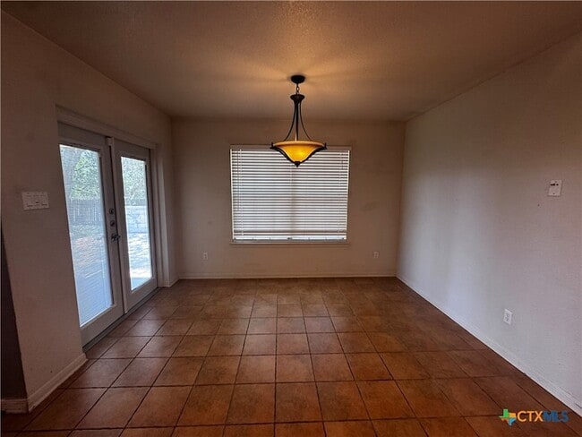 Building Photo - 1518 Chardonnay Dr