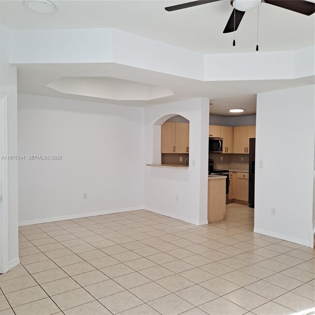 Building Photo - 642 SW 106th Ave