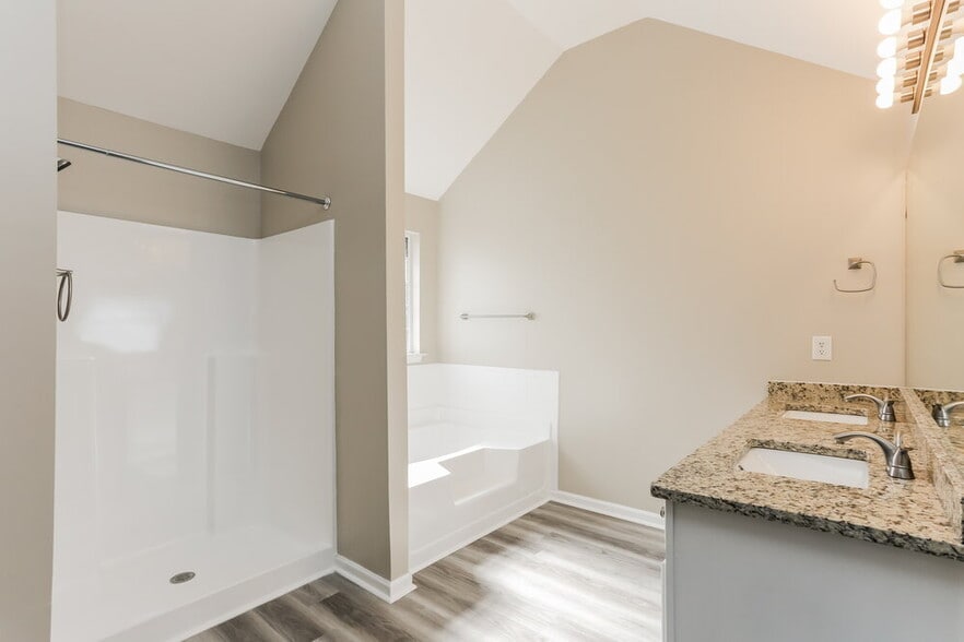 Building Photo - 4225 Fourth Rail Ln