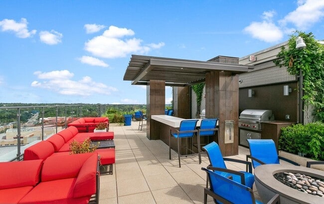 Building Photo - 851 N Glebe Rd