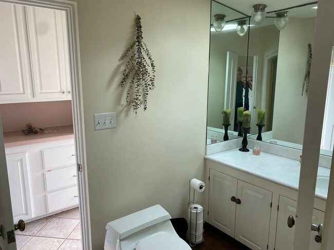 Building Photo - 4893 Niagara Ave