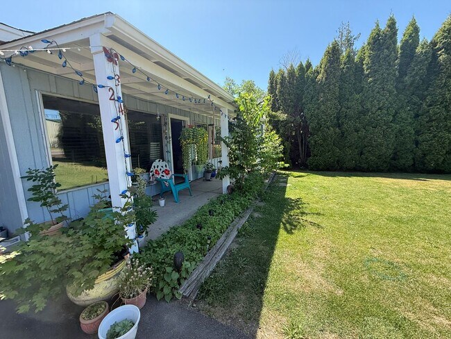 Primary Photo - 3 Bedroom, 1 Bath Home For Rent In Odell