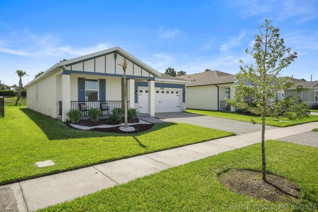 Building Photo - 8588 Dahlia Cir