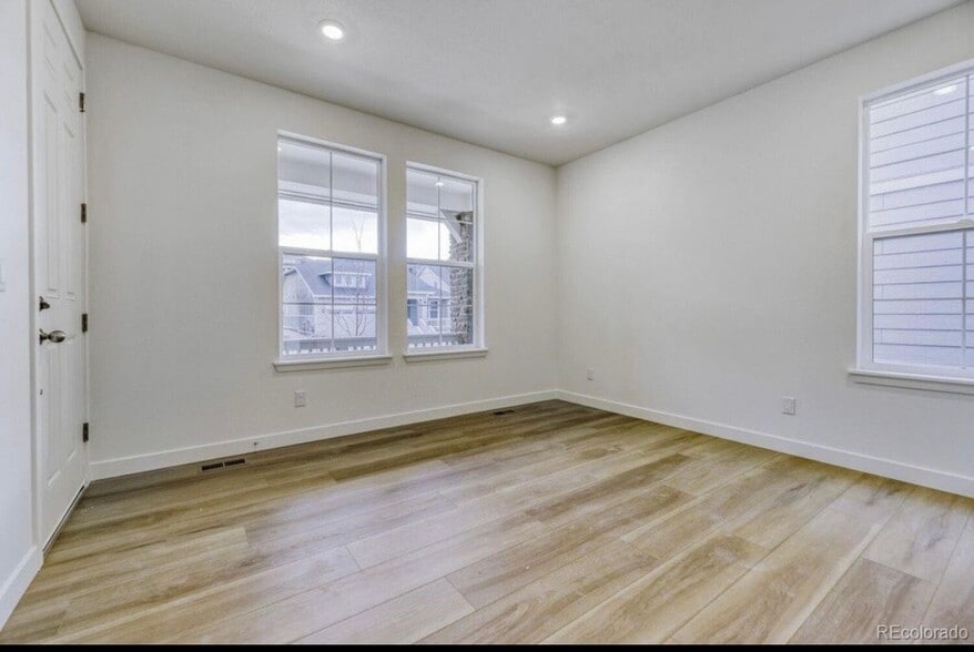 Building Photo - 10857 Tundra Top Dr