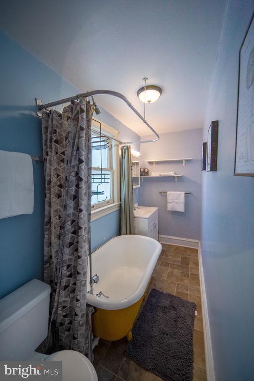 Building Photo - 511 Cinnaminson Ave