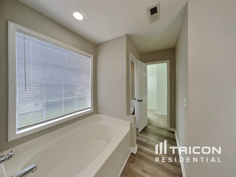 Building Photo - 147 Scotland Dr