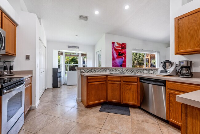 Building Photo - 14510 Paddock Dr