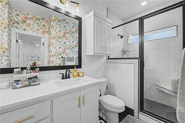 Building Photo - 20 Kentallen Ln