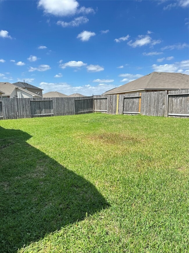 Building Photo - 5202 Lilac Hollow Ln