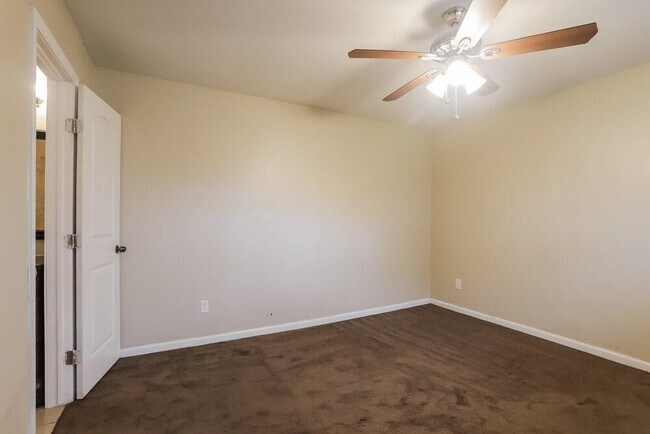 Building Photo - 5751 Oakham St