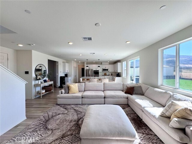 Building Photo - 36224 Owens Dr