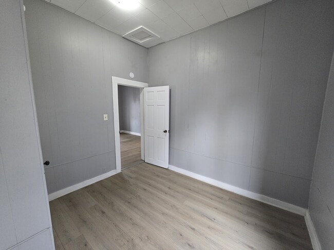 Building Photo - 714 W 1st St