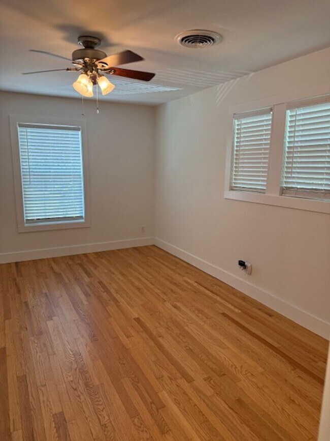 Building Photo - Beautiful remodeled home