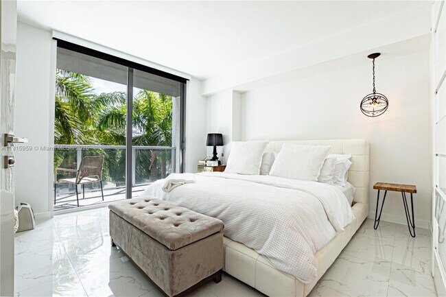 Building Photo - 500 Brickell Ave