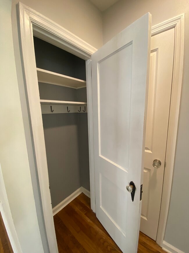 Building Photo - 6903 Buckingham Pl