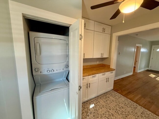 Building Photo - Upgraded Brick Ranch