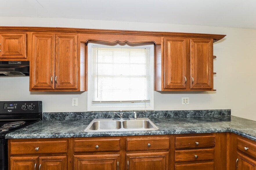 Building Photo - 454 New St