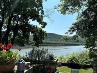 Building Photo - 27 Webb Ln