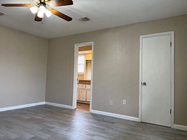 Building Photo - 18734 Wood Glen Ln