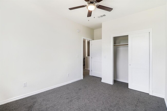 Building Photo - 206 Perch Dr